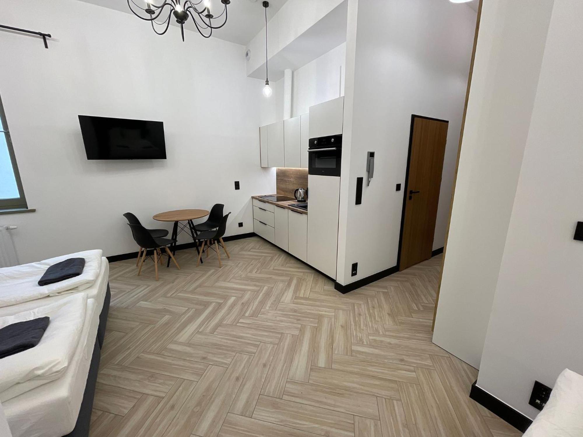 Pod Blekitnymi Podkowami Aparthotel *